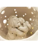 Grosse Kugel-Krippe aus Ton - Lichtkugel Szene 2 Jesus, Maria & Josef mit Stern im Dach detailliert