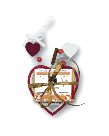 Geschenkset Weihnachten Naturseife & Baumschmuck - Herz mit Baum und Hirsch mit Seife 'Wood Soap'.