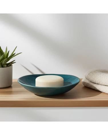 Seifenschale Ton rund azur blau vor Wand