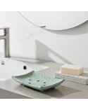 Seifenschale Ton rechteckig mint-grün vor weissem Lavabo