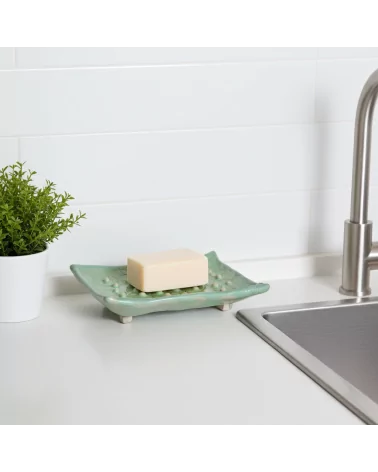 Seifenschale Ton rechteckig mint-grün neben Spühle in Küche