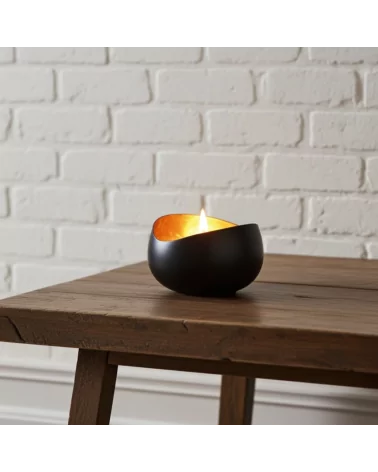 Teelicht & Goldlicht - Teelichtschale Swing bronze-gold 14 cm - in Wohnzimmer auf schmalem Tisch