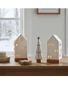 Set Weihnachten - Teelicht Haus, Stern, Baum - Dekoration in weiss/gold auf Tisch vor Fenster
