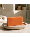 Hand- & Duschseife mit Bio-Karité-Butter vegan - Eglantine (Wildrose) - in Bad bei Dusche