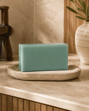Hand- & Duschseife mit Bio-Karité-Butter vegan - Royal Patchouli - in Bad bei Dusche