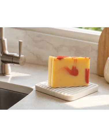 Gesichtsseife mit Ho-Holz & Patschuli - Naturseife Wood Soap in Küche